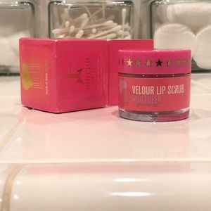 Jeffree Star Root Beer Lip Scrub
